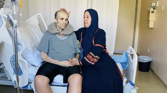 بعد أيام على انتشار صورته.. وفاة ملك جمال الأردن