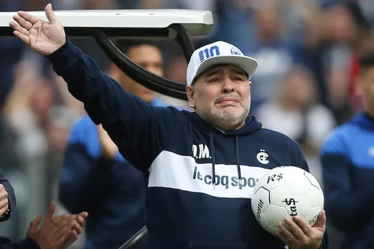 "قتلوه".. طاقم مارادونا الطبي يواجه عقوبات تصل إلى السجن 25 عاماً