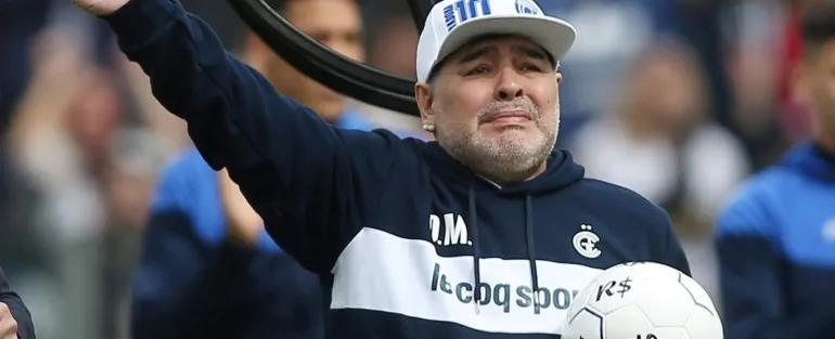 "قتلوه".. طاقم مارادونا الطبي يواجه عقوبات تصل إلى السجن 25 عاماً