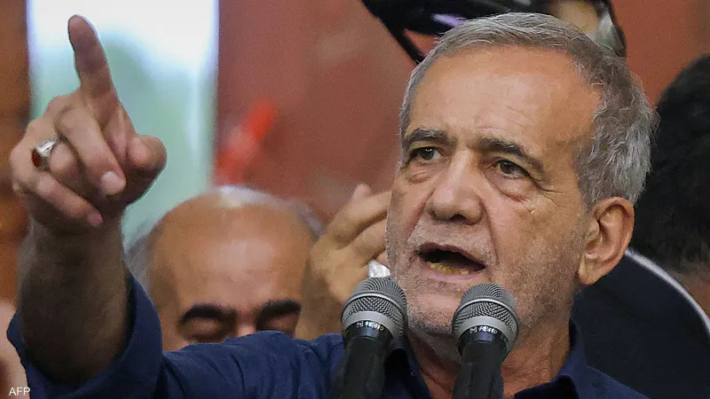 في أعنف هجوم على الطبقة الحاكمة... بزشكيان: الانقسامات الداخلية أخطر على إيران من أميركا وإسرائيل