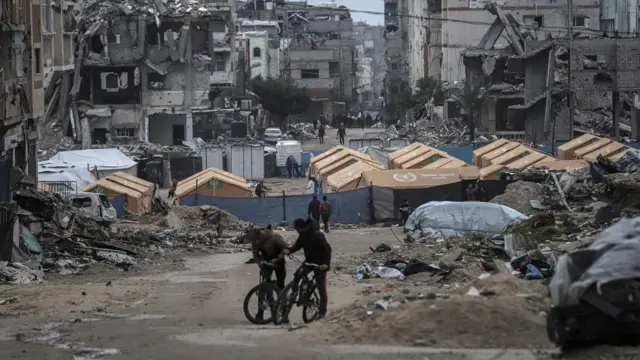 التهجير مقابل ٥٠٠٠ دولار ووصاية لـ ١٠ سنوات.. "واشنطن بوست" تكشف تفاصيل خطة ترامب لغزة  