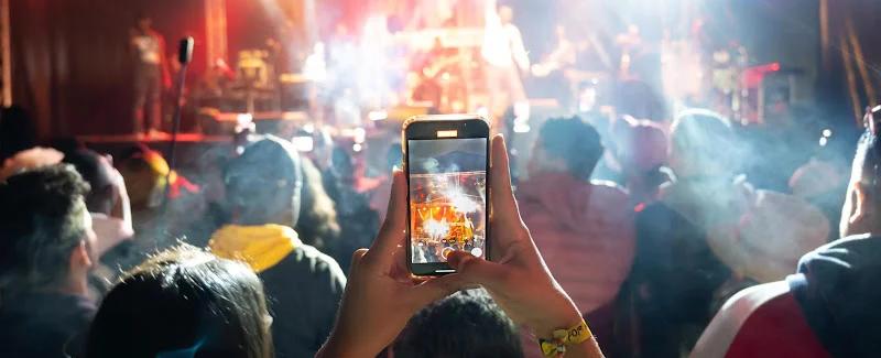 المرح لم يعد للترويح عن النفس... إنما للسوشيل ميديا