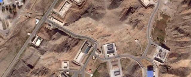 إيران تبدأ بإعادة بناء مواقع إنتاج الصواريخ التي استهدفتها إسرائيل