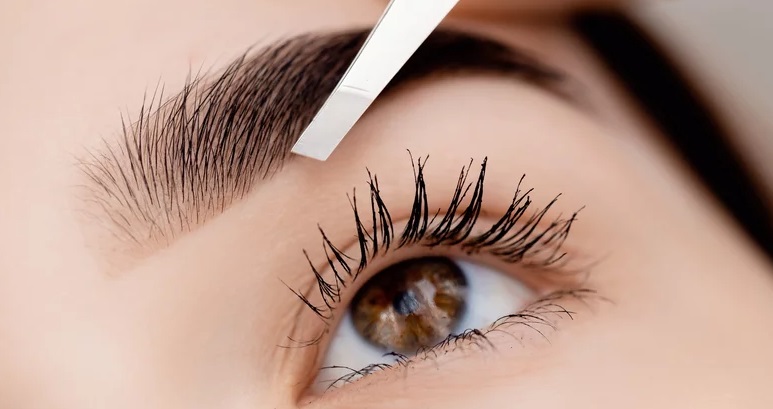 شعر الحواجب... لهذا السبب لا ينمو بسرعة شعر الرأس!