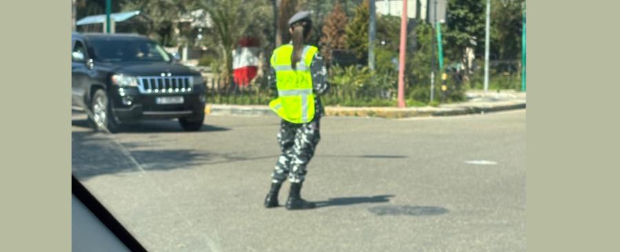 الشرطة تنشر "الجنس اللطيف" لحل مشكلة السير في لبنان