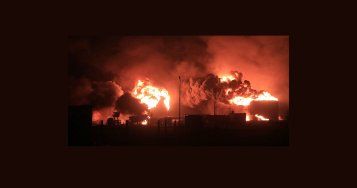 بالتنسيق مع الجيش الأميركي.. غارات إسرائيلية تدمر مرفأ الحديدة اليمني انتقاما من صاروخ بن غوريون