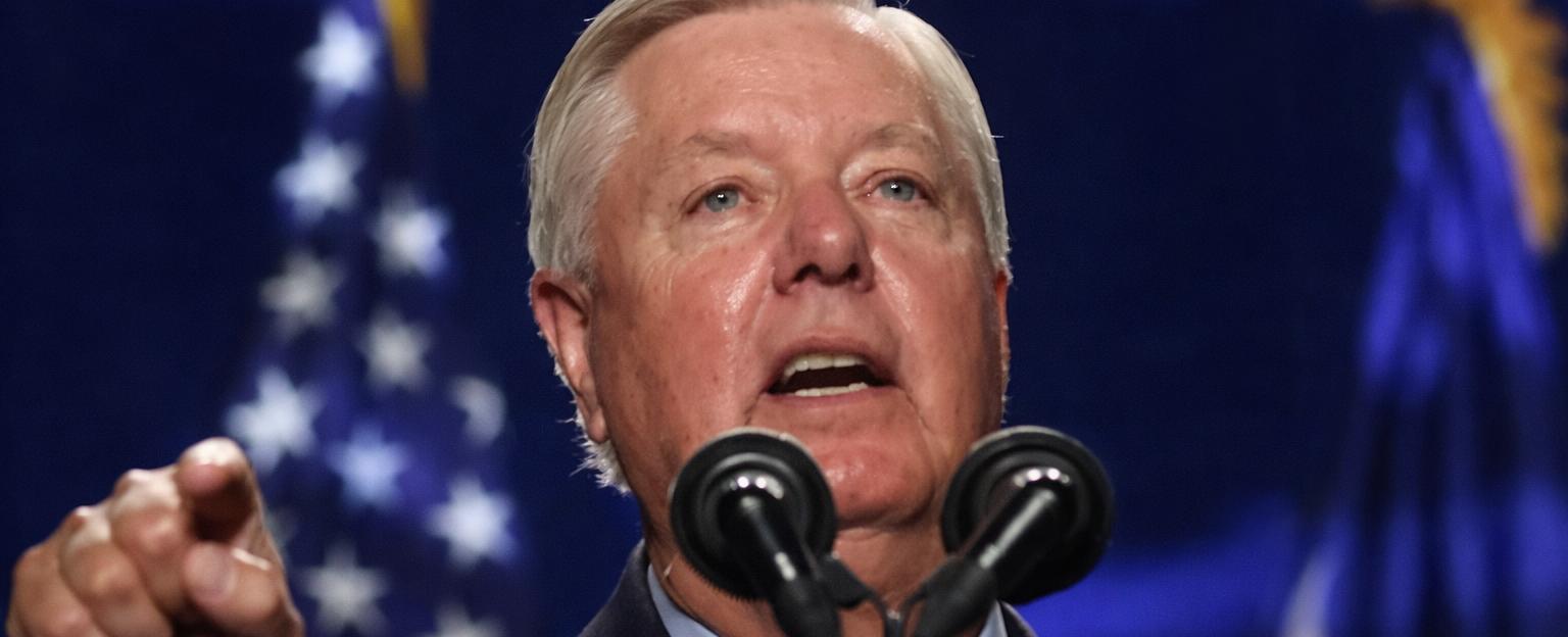 غراهام يقود الضغط على ترامب: لم يخرج الإيرانيون من أجل اتفاق نووي أفضل… وسقوط النظام سيكون بحجم سقوط جدار برلين