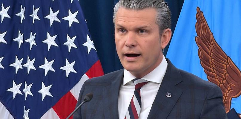 بين "سلطعون الملك" والبوظة.. وزير الحرب الأميركي أنفق 93 مليار دولار في شهر