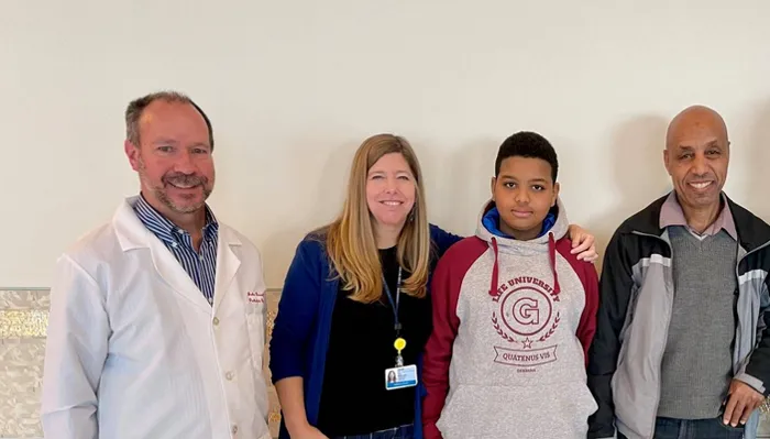 أمل جديد للصمّ: علاج جيني يعيد السمع لفتى مغربي