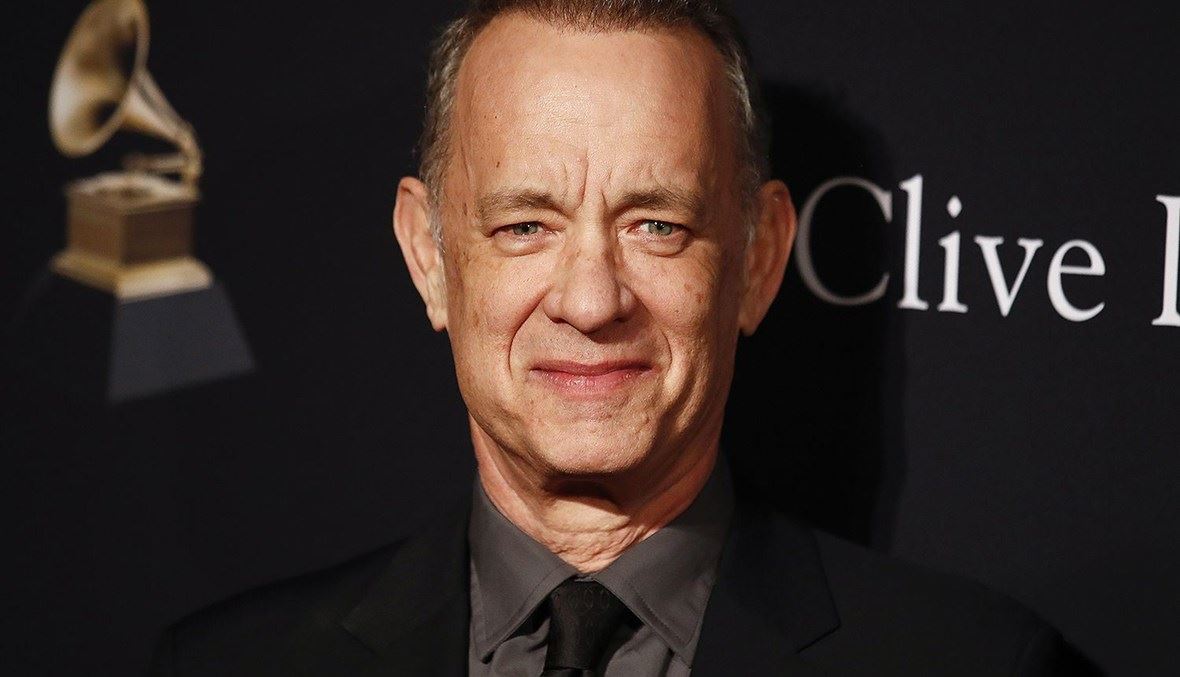 ظهر في إعلان لم يشارك فيه.. هانكس يحذر من "مصيدة الذكاء الاصطناعي"