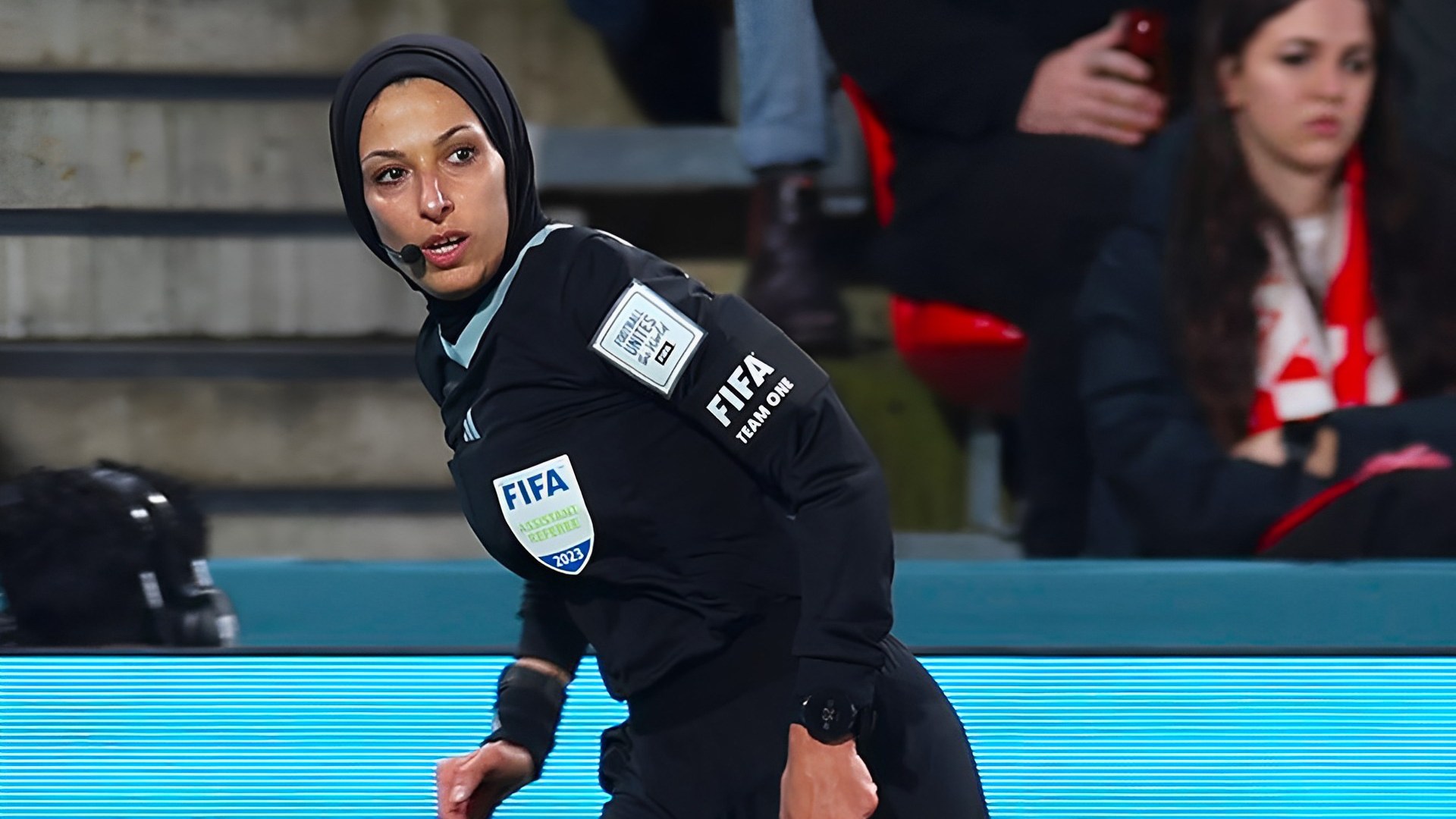 الفلسطينية هبة سعدية أول حكمة محجبة تشارك في كأس العالم