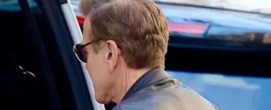 بالـ 63 ... جورج كلوني يصبغ شعره