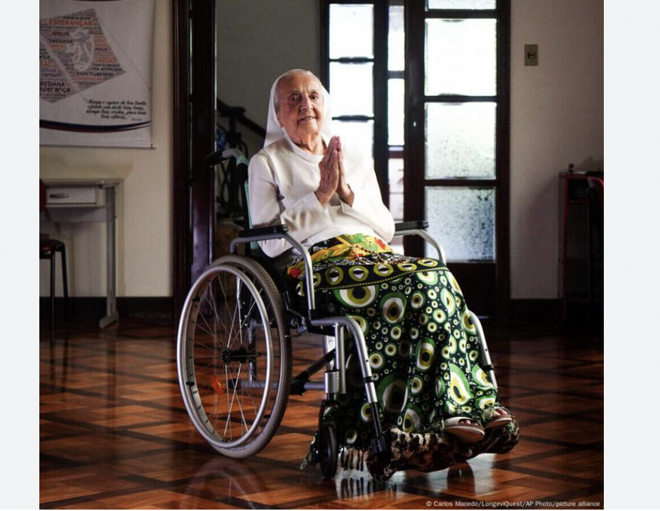 رحلات عمر آستثنائية... حكايات وقصص أكبر المعمّرين في التاريخ