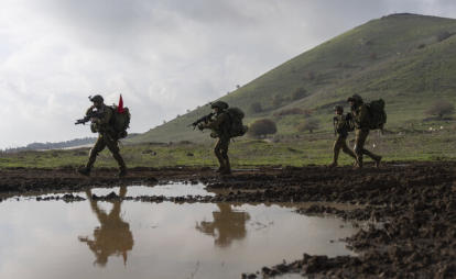الجيش الإسرائيلي يضاعف أعداد قواته على الحدود مع لبنان