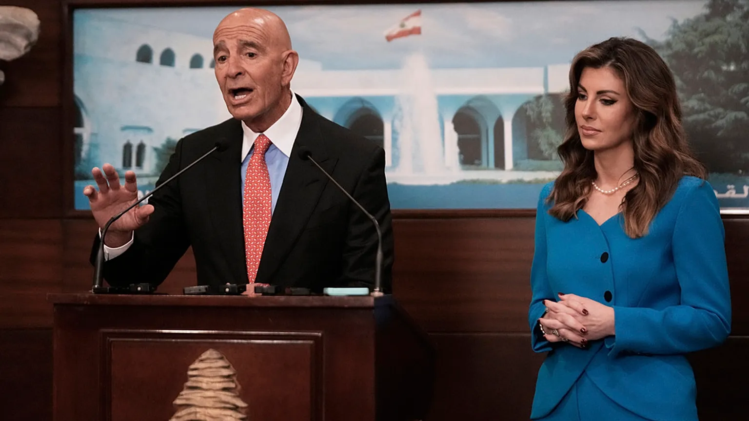 "كونوا حضاريين ولا تتصرفوا كالحيوانات".. "شماتة" على وسائل التواصل بعد إهانة برّاك للصحافيين