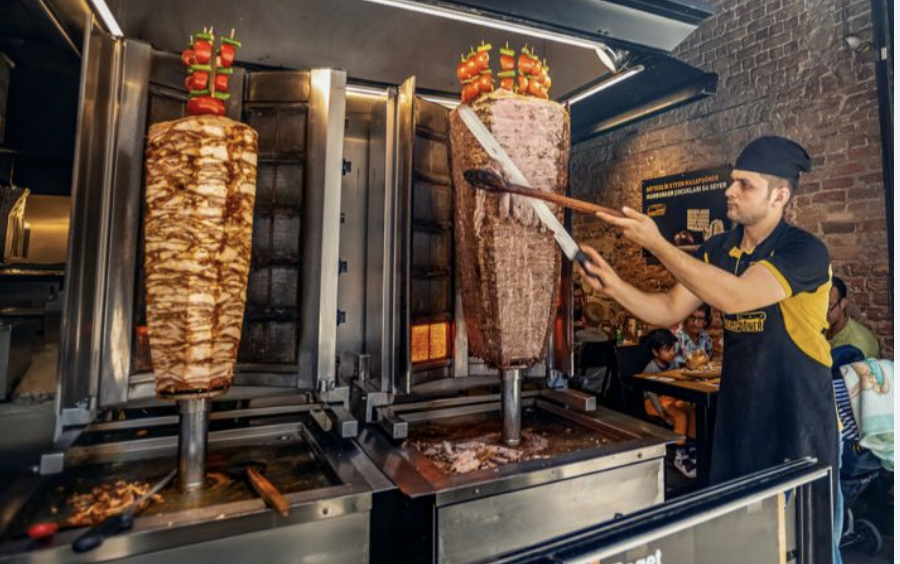 تركيا.. الشاورما تدخل 648 شخصاً للمستشفى