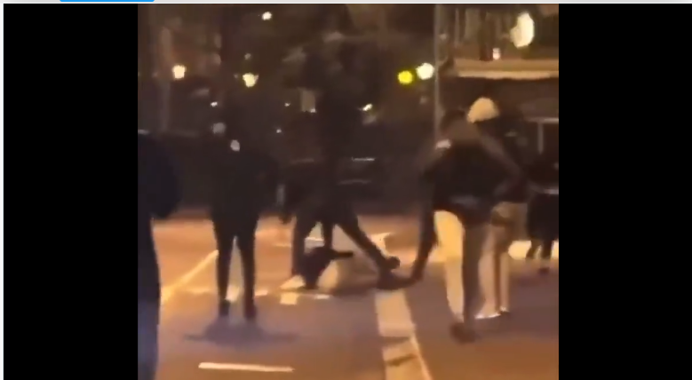 مهاجمون يهتفون "فلسطين حرة" يهاجمون مشجعي كرة القدم الإسرائيليين في أمستردام: ردة فعل؟