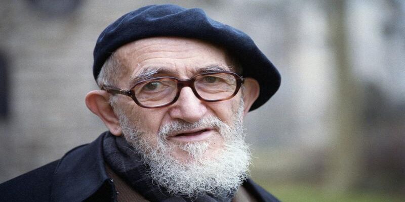 ضجة أخلاقية ودينية وإنسانية في فرنسا..فضائح تحرش جنسي تطارد "الأب بيير" بعد 17 سنة من وفاته