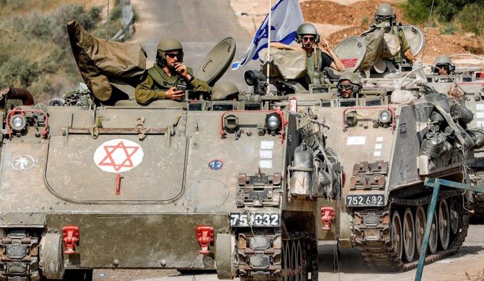 الجيش الإسرائيلي يزيل المظاهر العسكرية في المنطقة الحدودية مع لبنان ..تمهيدًا لعودة السكان