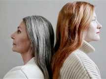 هذه الأطعمة ستُعيد لون شعرك الطبيعي بعد الشيب