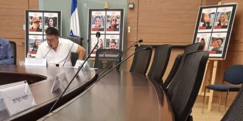 ضجة في إسرائيل بسبب إهمال أعضاء الكنيست لجلسة كانت مخصصة لعرض "مآسي" سكان الشمال!