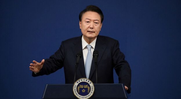 رئيس كوريا الجنوبية يفرض الأحكام العرفية ثم يتراجع...ماذا يحصل؟