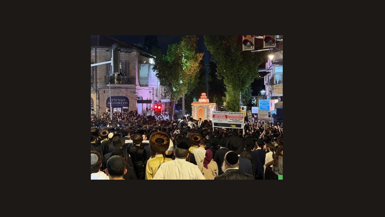 مظاهرة حريدية في القدس: متظاهرون يصفون الجيش الإسرائيلي بـ«جيش العدو»