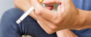 خطره يوازي مضار التدخين.. طبيب يحذّر من عواقب الجلوس على الصحة