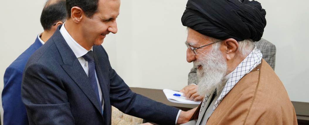 أهانا المرشد".. سجن شقيقين في إيران بسبب تشبيههما خامنئي ببشار الأسد"