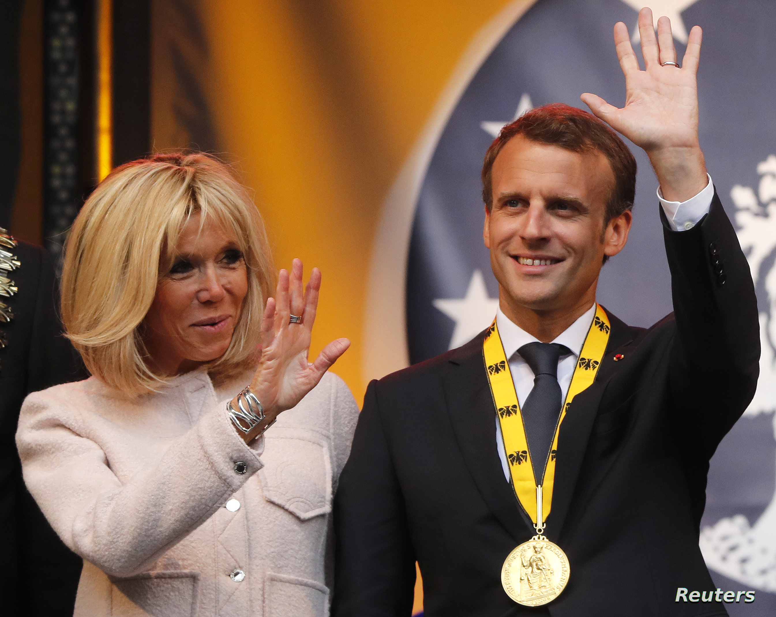 حرب ماكرون الأهليّة!