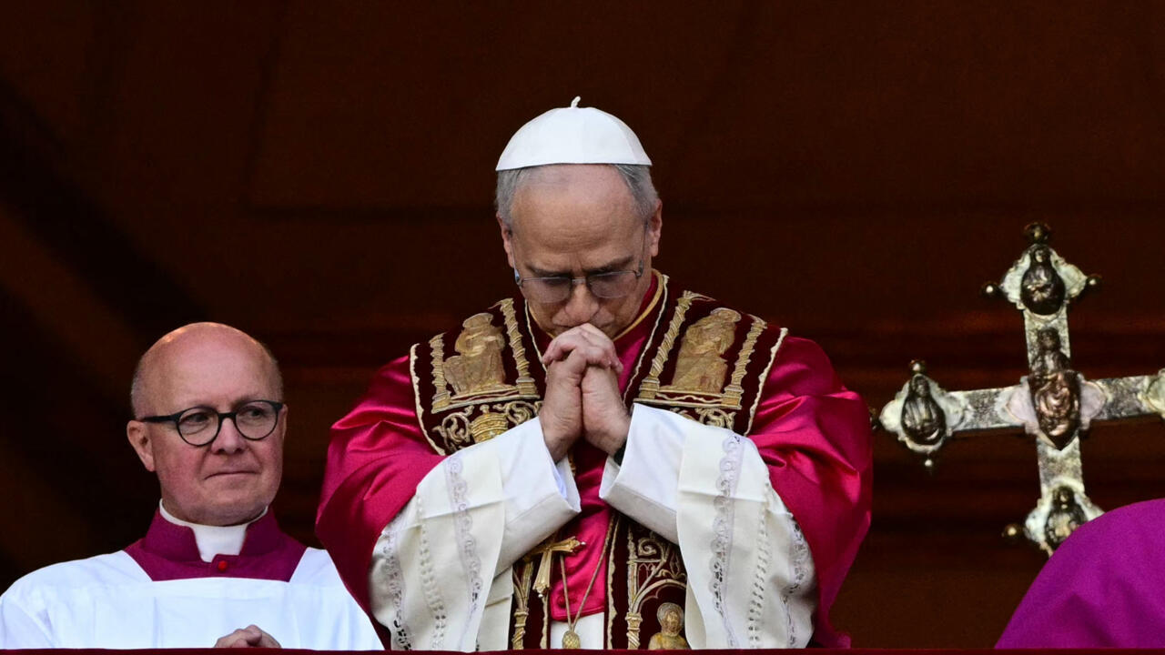 روايات يندى لها الجبين.. البابا لاوون يستمع لضحايا اعتداءات رجال الدين الجنسية