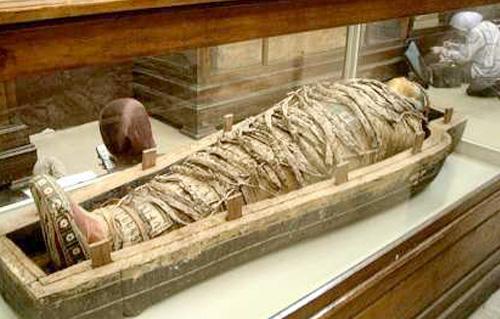 العثور على نسخة نادرة من "الإلياذة" في أحشاء مومياء مصرية