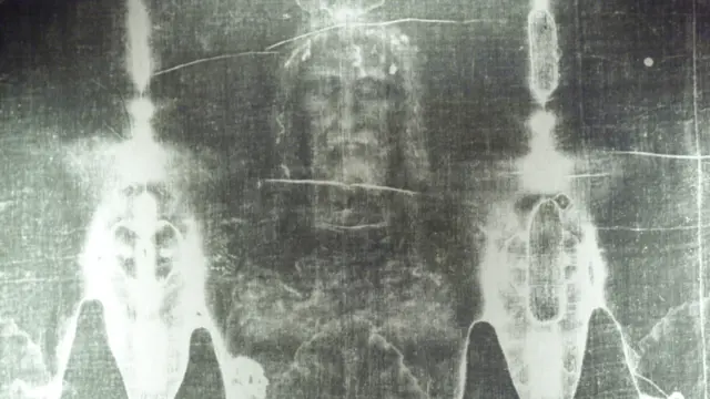 الكفن المقدس".. هل حسم العلماء أصالته وارتباطه بالمسيح؟"