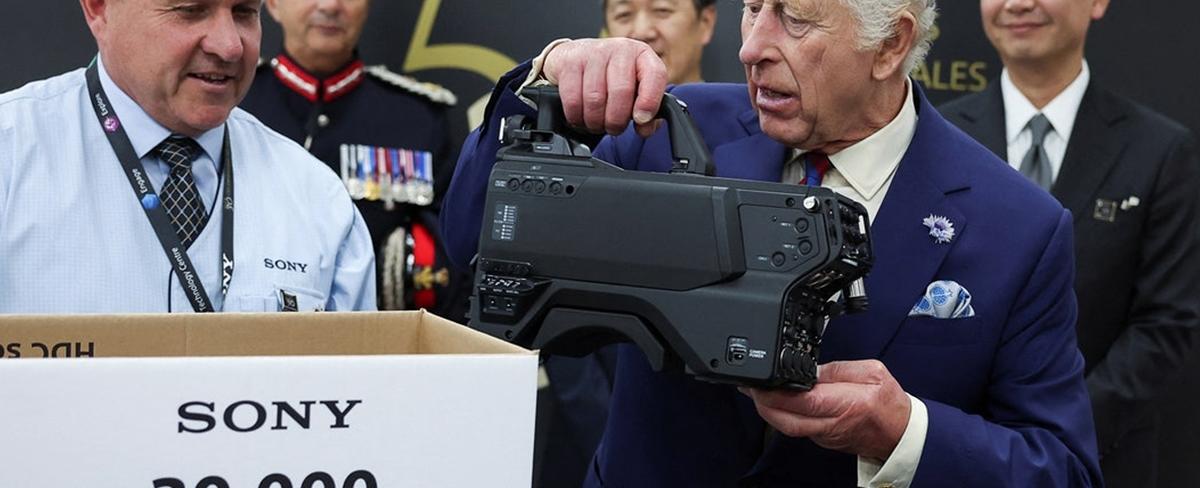 ملك بريطانيا في فيلم من انتاج "أمازون برايم"