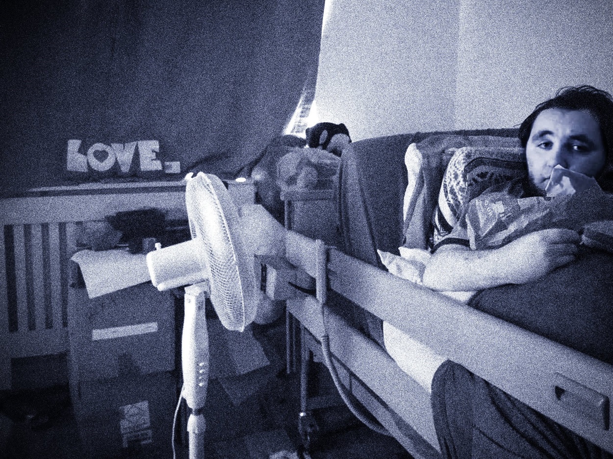 "ذنبي أني مصاب بالتوحّد".. مأساة شاب حبس عشرة أعوام يتطلّع إلى فرصة ثانية