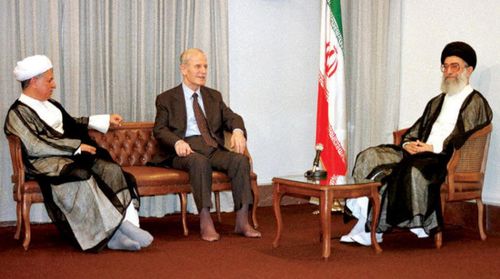 ... حازم صاغية/ في أنّ حافظ الأسد حيّ جدّاً في هذه الحرب الملعونة