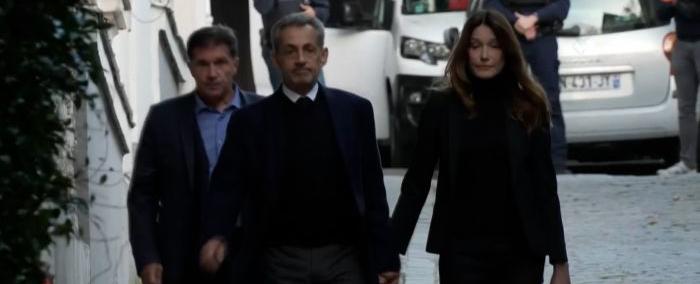 سجن ساركوزي: زنزانة بمساحة 11 مترًا و3 زيارات أسبوعية