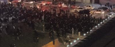 الشارع الإيراني يشتعل بقوة وسياسيّو اميركا يستنفرون وترامب "ألطفهم"