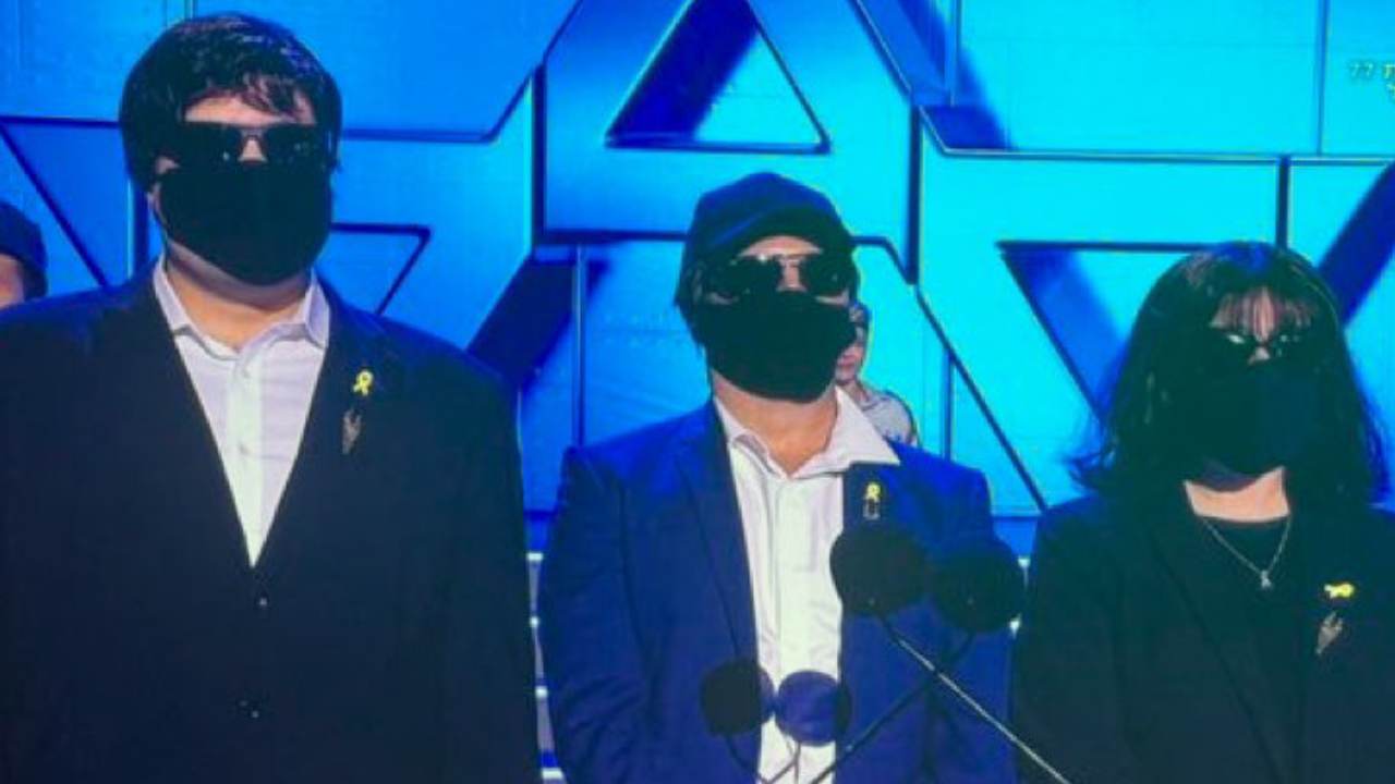 امرأة ورجلان.. لأول مرة إسرائيل تكشف عن منفذي عملية "البايجر" 