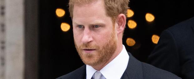 على الرغم من توتر العلاقة.. العائلة المالكة تعايد الأمير هاري بعيده الأربعين