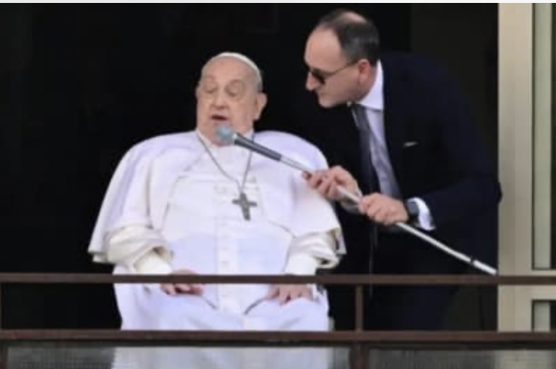 "ظهور" بابا الفاتيكان