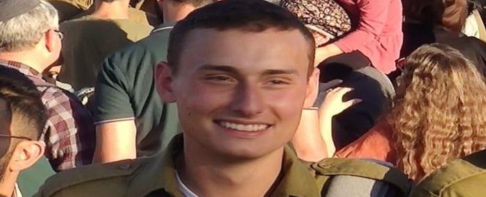 عائلة جندي مسيحي في الجيش الإسرائيلي تعترض على إزالة الصليب من شاهد قبر ابنها