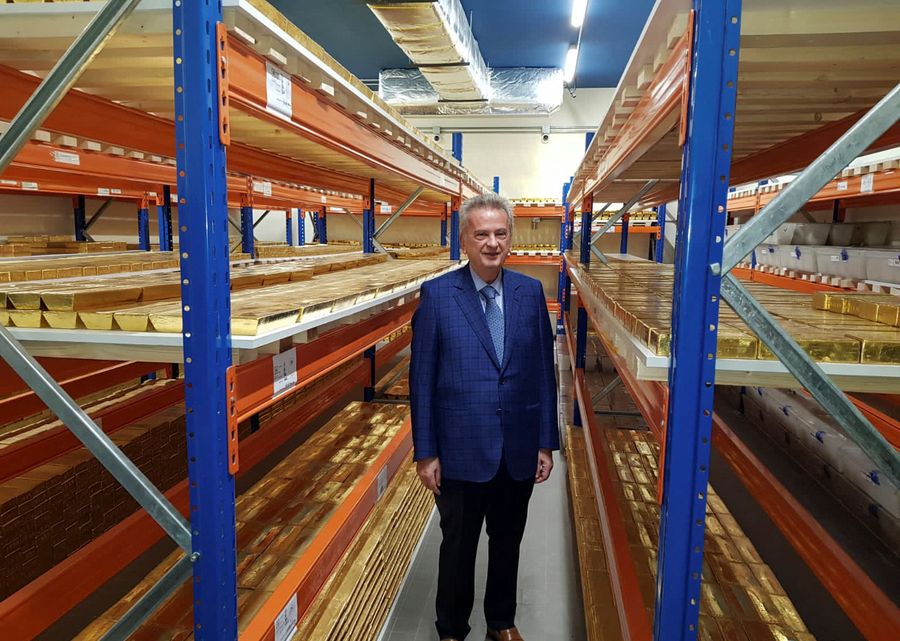 بعد  14 شهرًا من  خروجه إلى التقاعد...رياض سلام في السجن