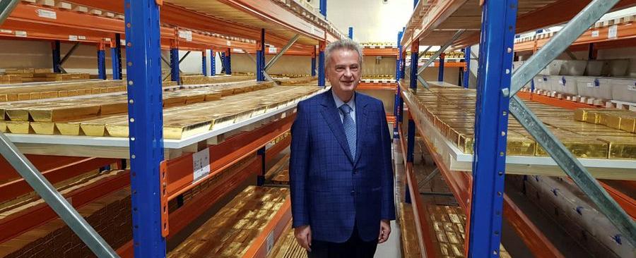 بعد 14 شهرًا من خروجه إلى التقاعد...رياض سلام في السجن