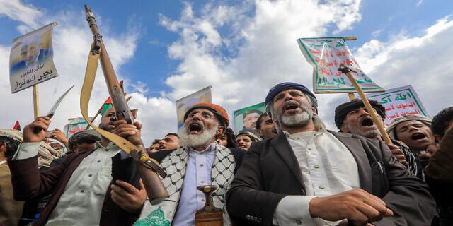 هذا ما فعله حزب الله للحوثيين بمشاركة ايران و"وولائيي" العراق