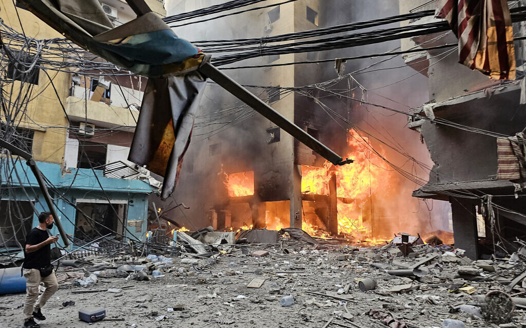 التصعيد التدميري تجدد بعنف ضد الضاحية الجنوبية وبعلبك وصور بعد أول اجتماع عقده هوكشتاين في إسرائيل..علامة سيئة"!