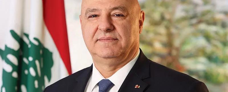 ظنّت أنها تحت الهواء.. مذيعة تتغزّل بالرئيس عون... ماذا قالت له؟