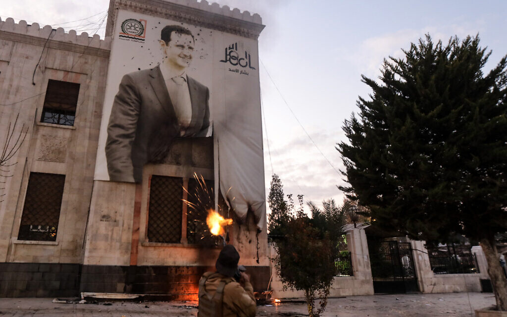 مع التقدم السريع للمعارضة… إسرائيل تتهيّأ لاحتمال سقوط بشار الأسد