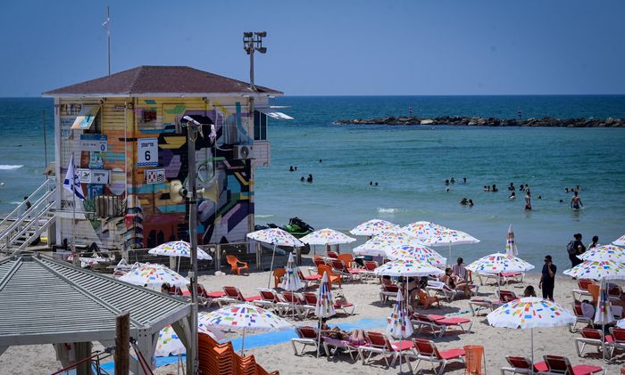 فيما التهويل بهجوم قريب يتصاعد..لماذا تصر إسرائيل على دعوة "الجبهة الداخلية" الى الإسترخاء؟