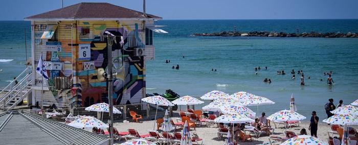 فيما التهويل بهجوم قريب يتصاعد..لماذا تصر إسرائيل على دعوة "الجبهة الداخلية" الى الإسترخاء؟